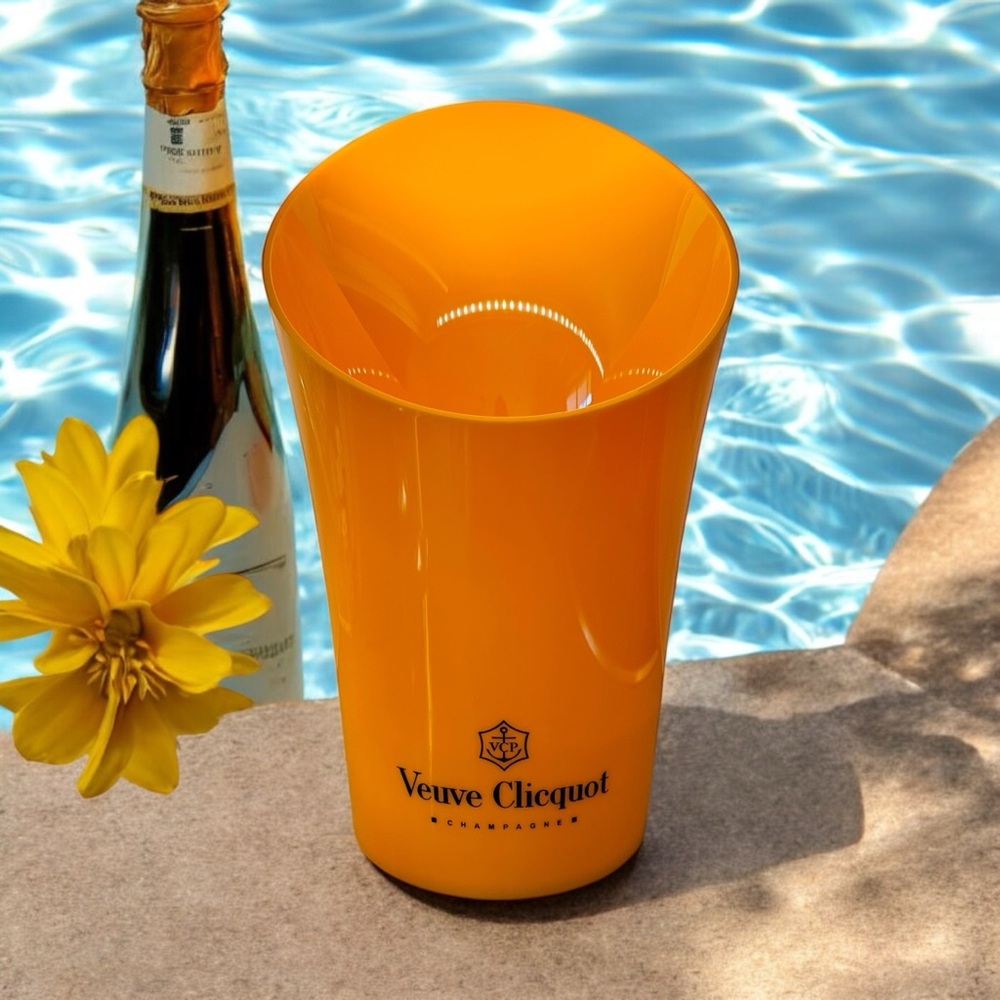 :::NEW:::::Vueve Champagne::::: Ice Bucket New